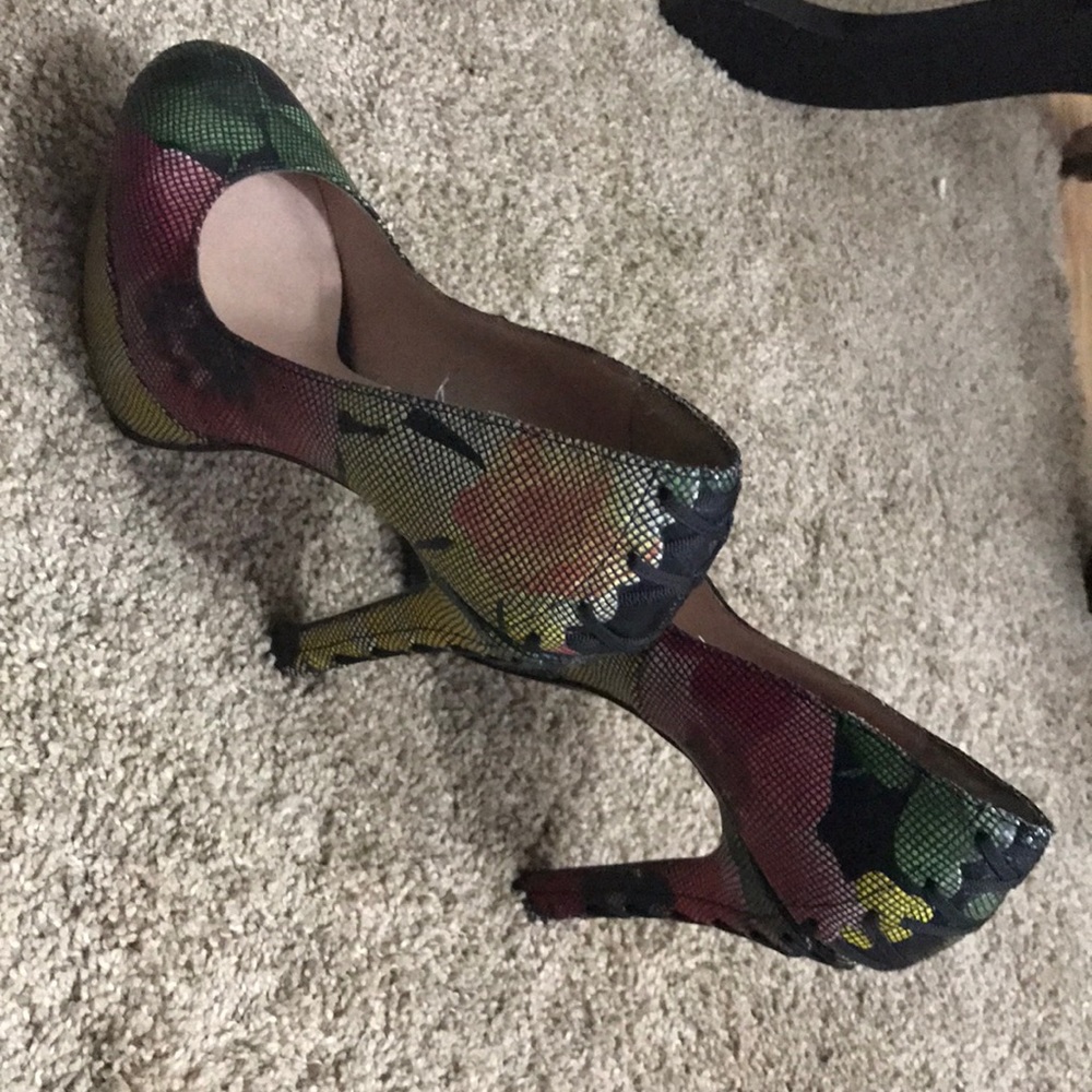 Betsey Johnson Floral Corset Heels - Picture 3 of 3